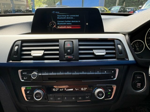 BMW 3 Series Gran Turismo 2016 16 318D Blue #25