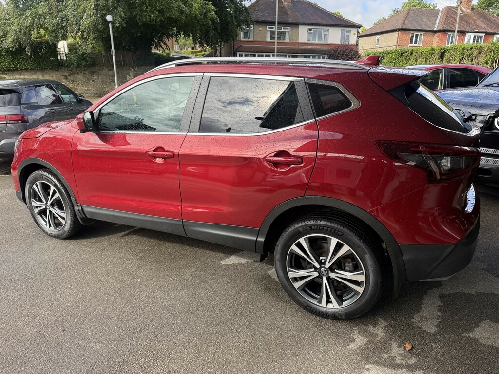 Nissan Qashqai 1.3 Dig-t N-connecta Red #2