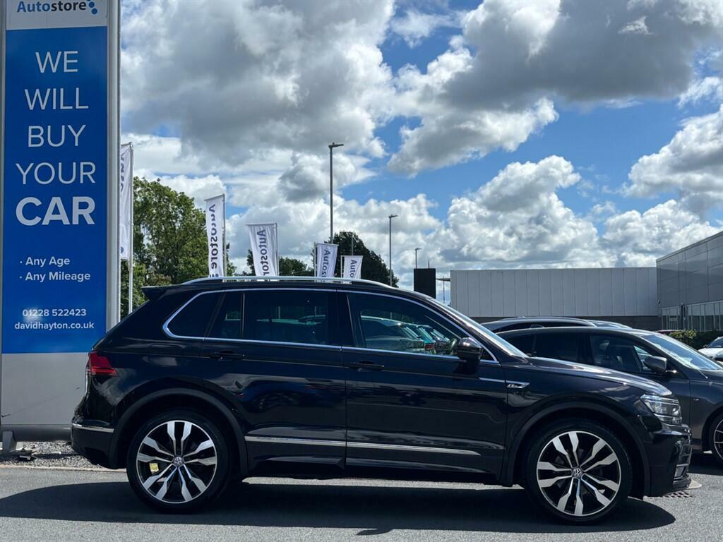 Volkswagen Tiguan 2.0 Tdi R-line Euro 6 Ss SE18VYL Black #4