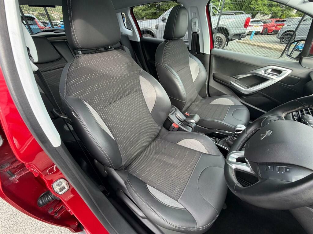 Peugeot 2008 Allure Premium Red #2