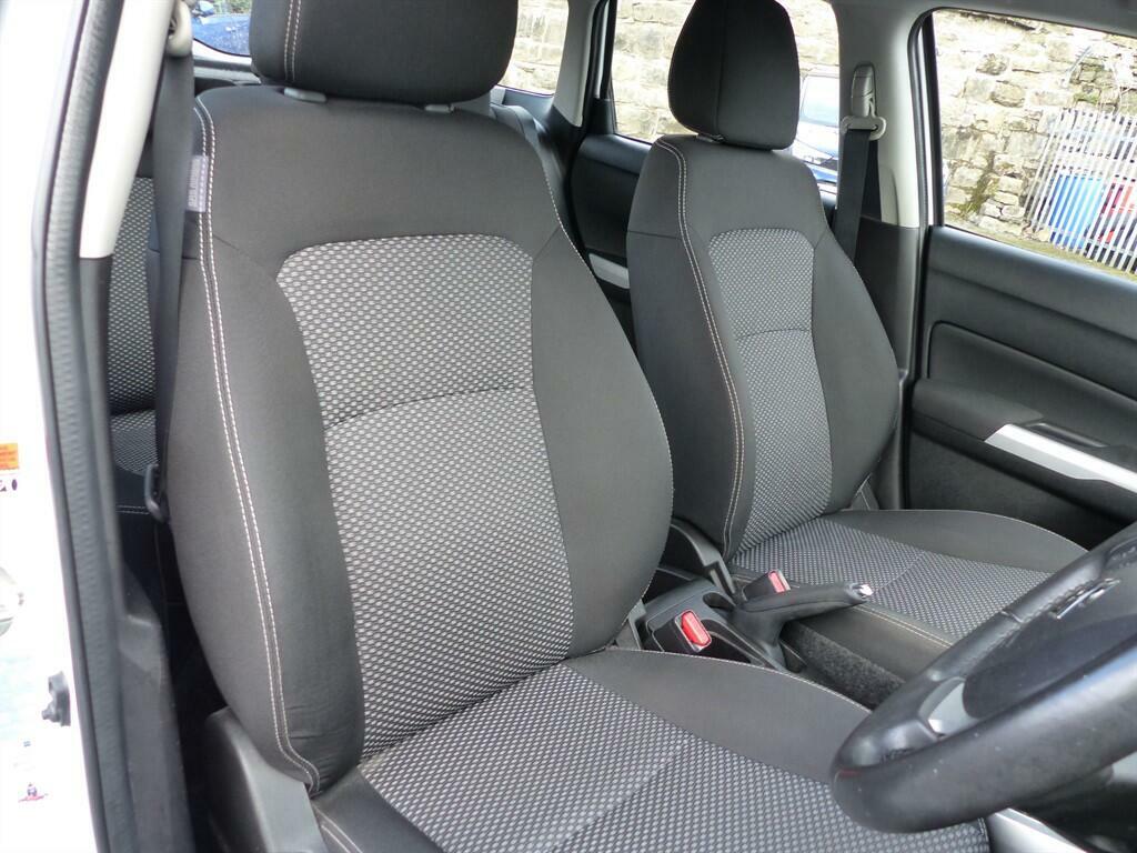 Suzuki Vitara Sz4 White #2