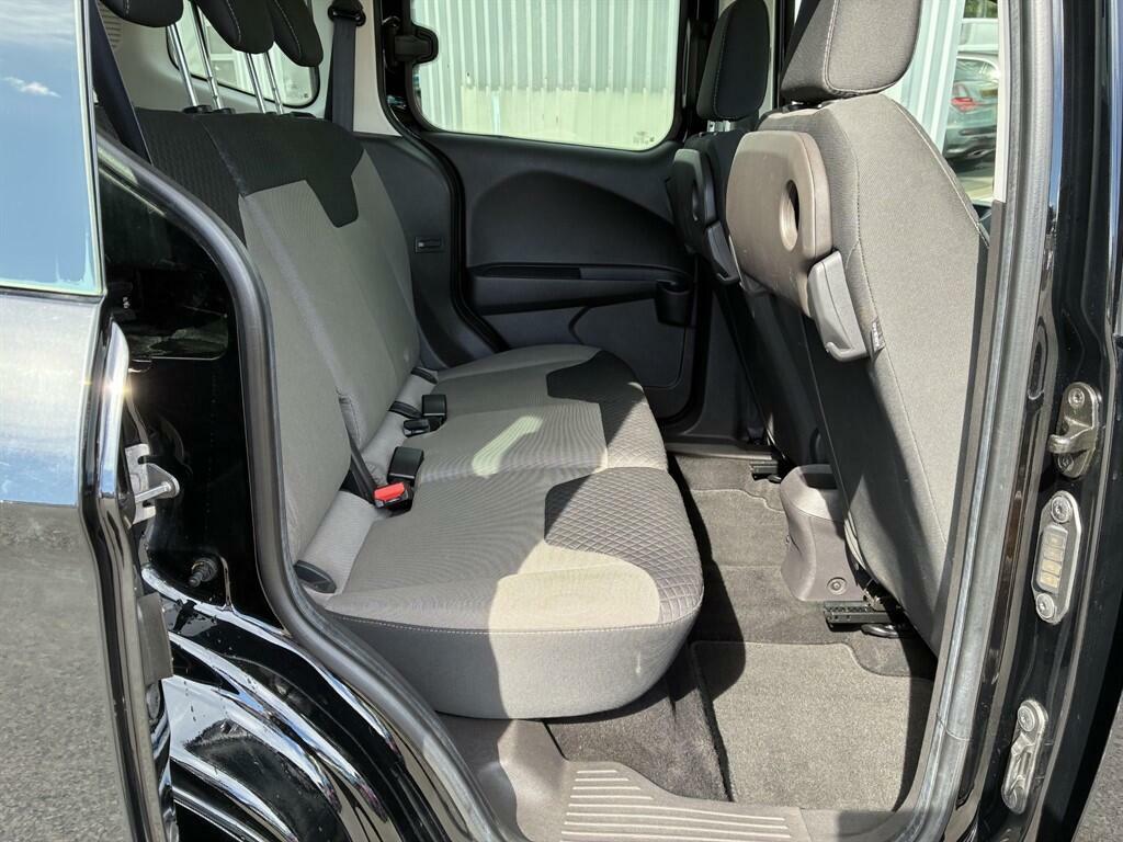 Ford Tourneo Courier 1.5 Tdci Zetec Mpv Grey #17