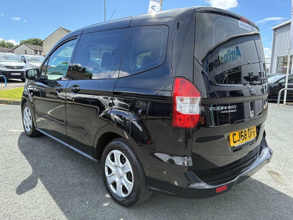 Ford Tourneo Courier 1.5 Tdci Zetec Mpv Grey #4