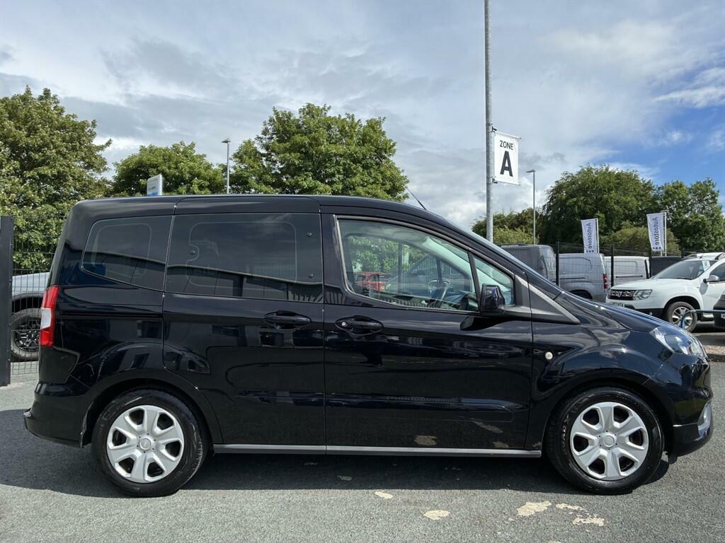 Ford Tourneo Courier 1.5 Tdci Zetec Mpv Grey #7