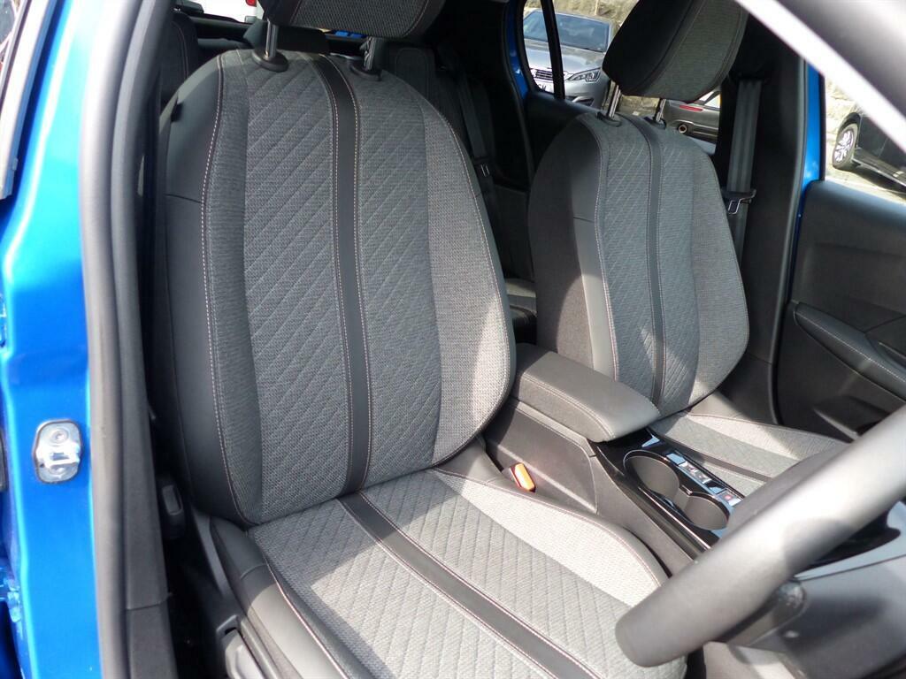 Peugeot 208 Allure Blue #5