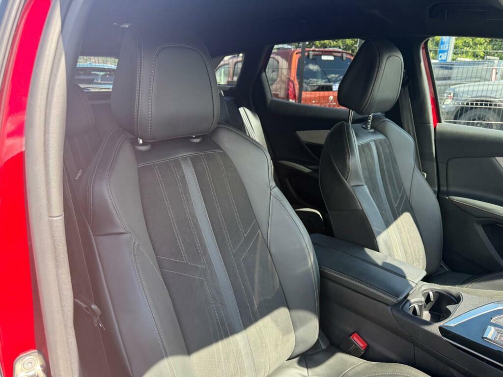 Peugeot 3008 1.6 Puretech Gt Premium Eat Euro 6 Ss YM70HCO Red #2