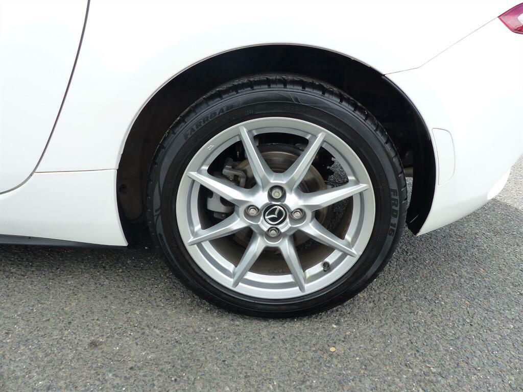 Mazda MX-5 Mx-5 Se-l White #19