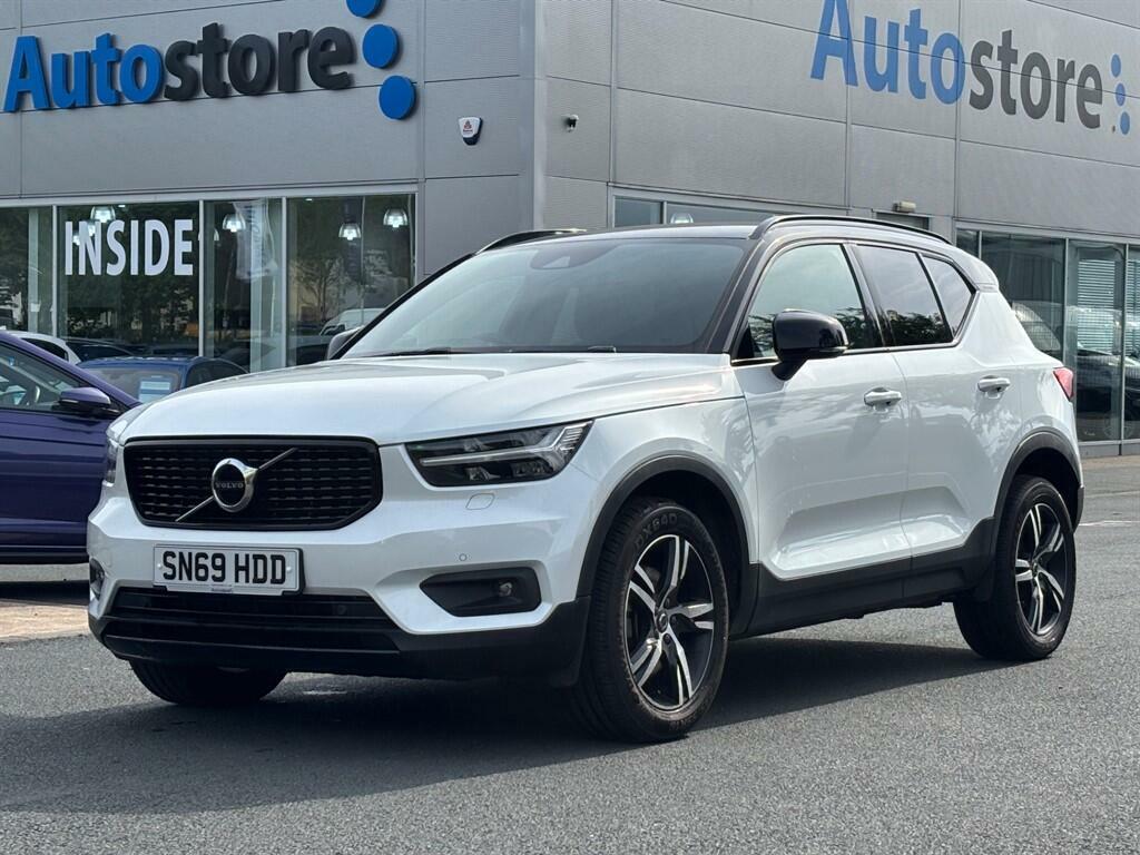 Volvo XC40 R-design White