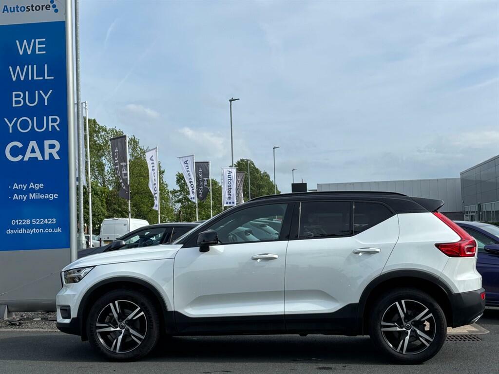Volvo XC40 R-design White #3