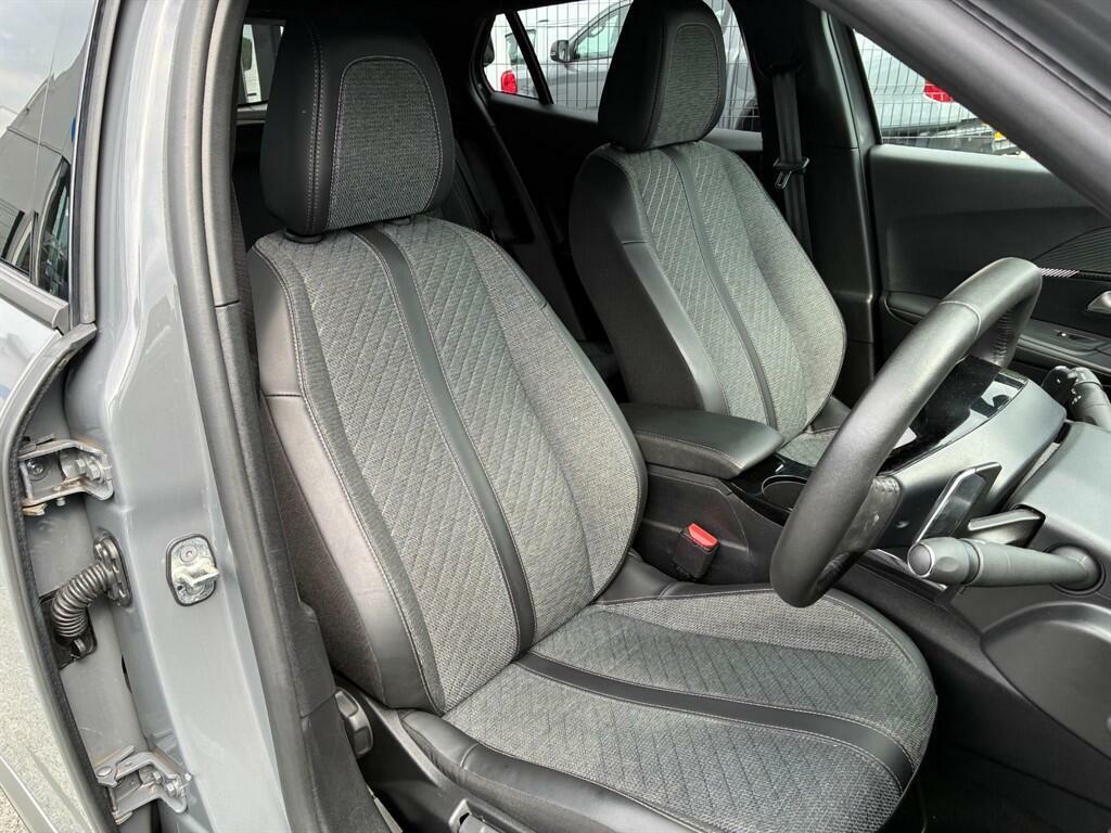 Peugeot 2008 1.2 Puretech Allure Eat Euro 6 Ss FV74JOH Grey #2