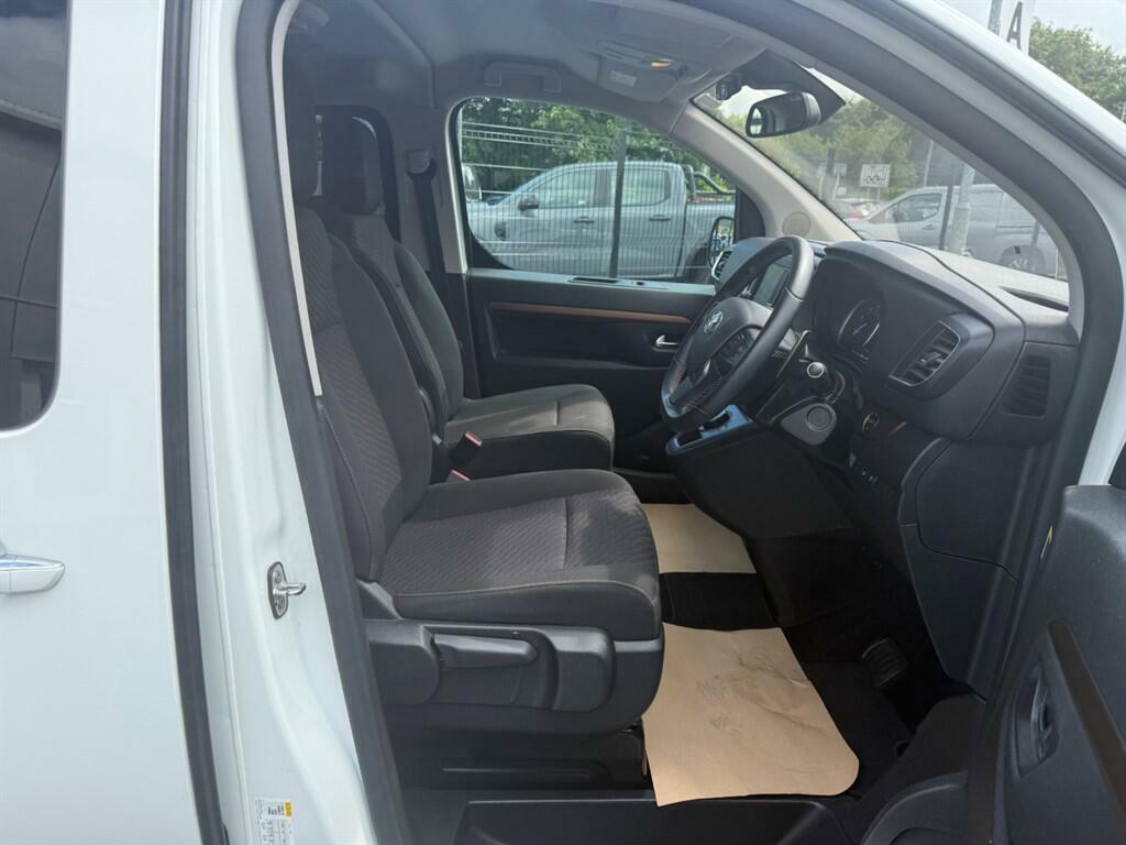 Toyota Proace Verso 1.5D Shuttle Medium Grey #26