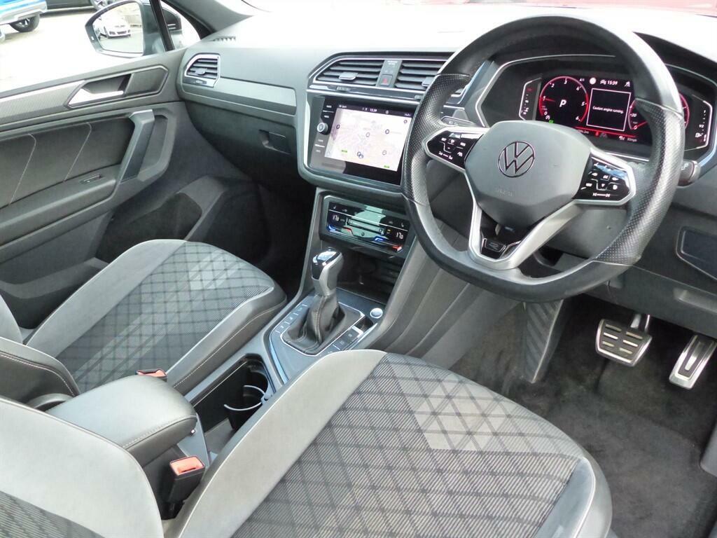 Volkswagen Tiguan 2.0 Tdi R-line Edition Dsg Euro 6 Ss DF72XFR Black #4