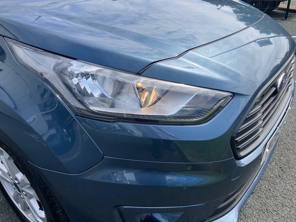 Ford Tourneo Connect 1.5 Ecoblue 120 Titanium Powershift Black #11