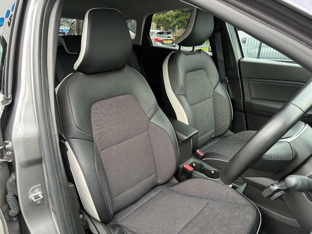 Renault Captur Techno Grey #2