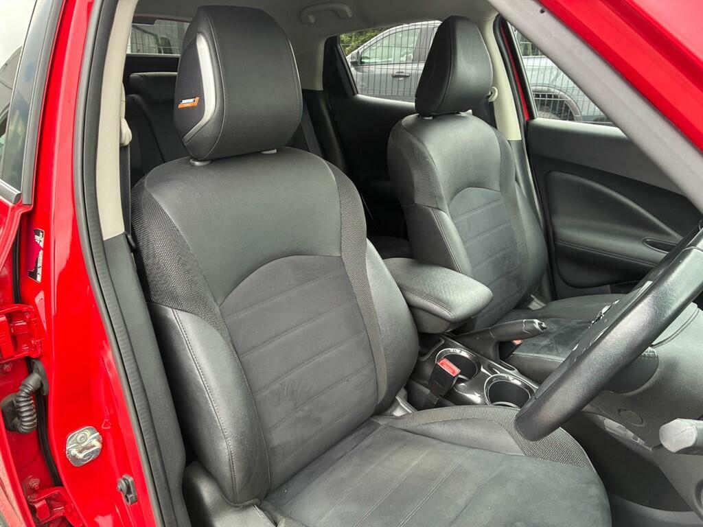 Nissan Juke 1.6 Bose Personal Edition Euro 6 PX68LCN Red #2