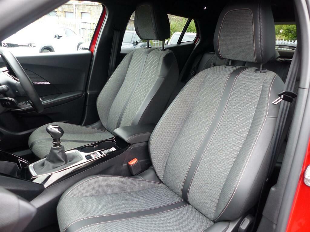 Peugeot 2008 Allure Red #6