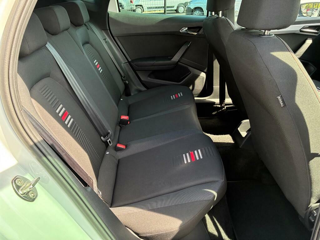 Seat Arona  White #21