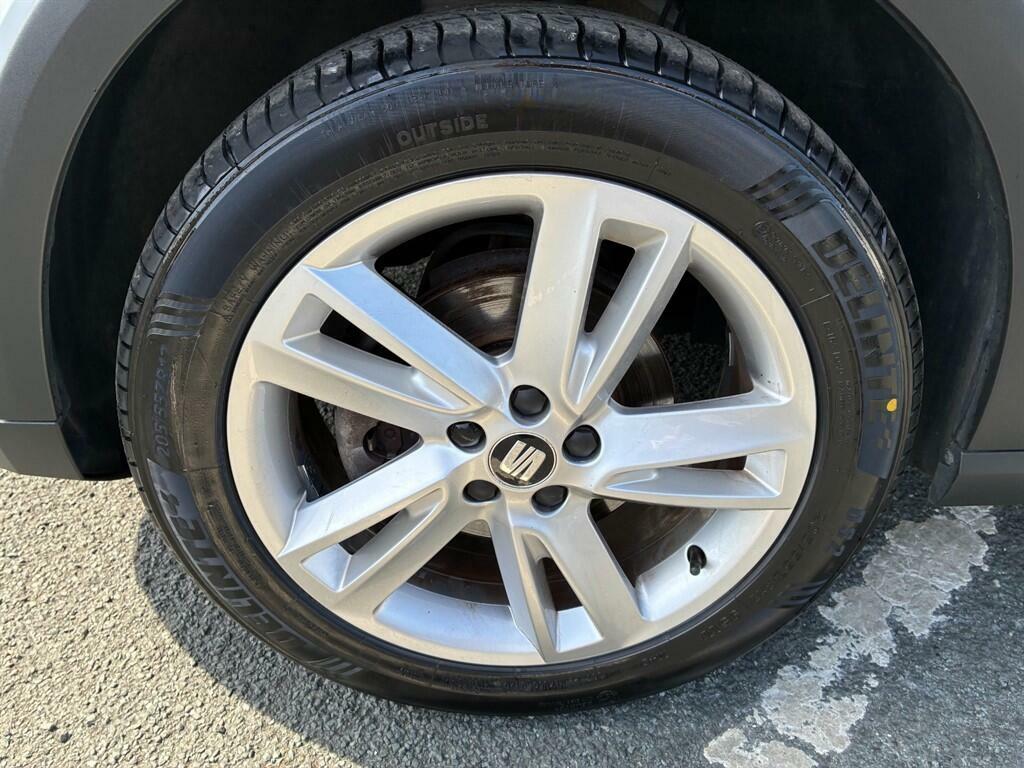 Seat Arona  White #16