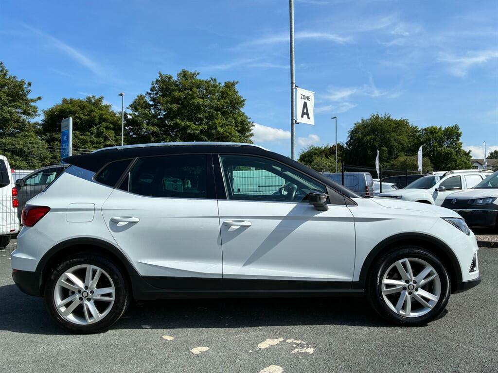 Seat Arona  White #7