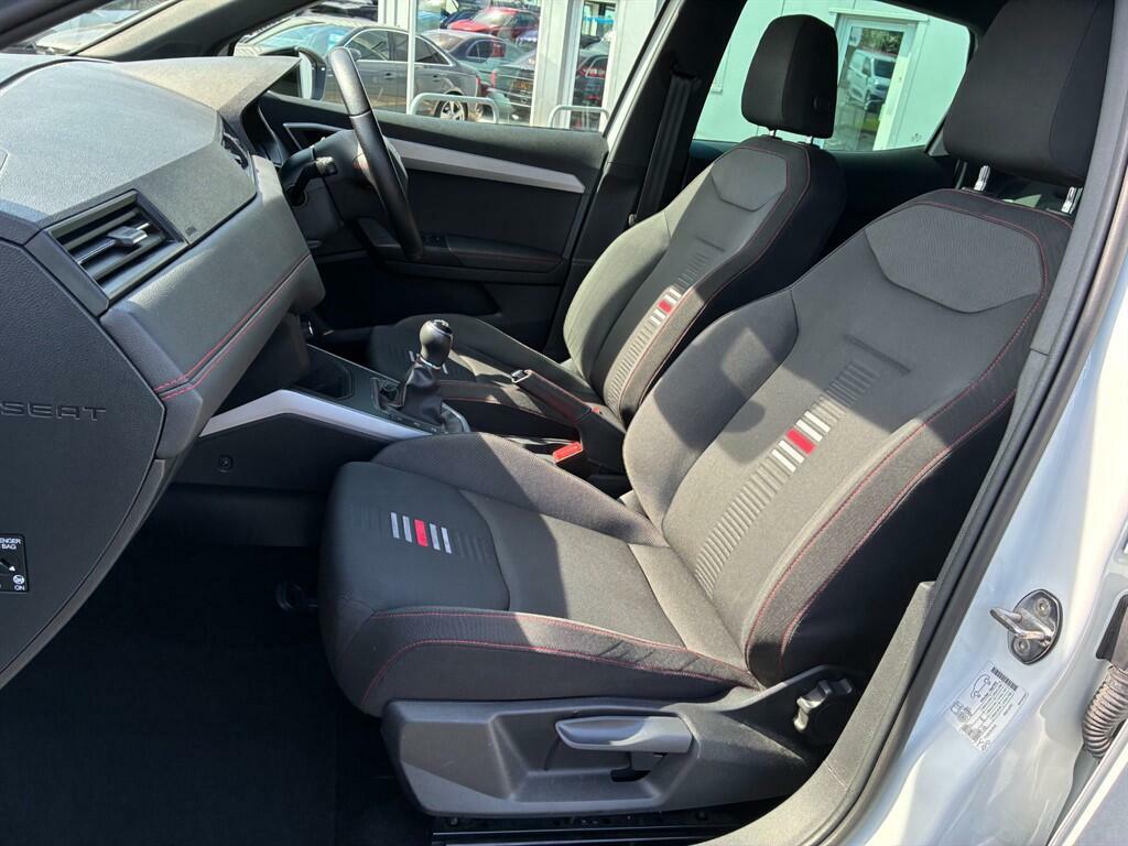 Seat Arona  White #17
