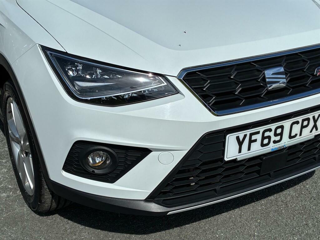Seat Arona  White #10