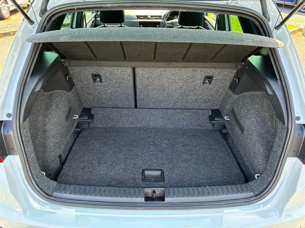 Seat Arona  White #20