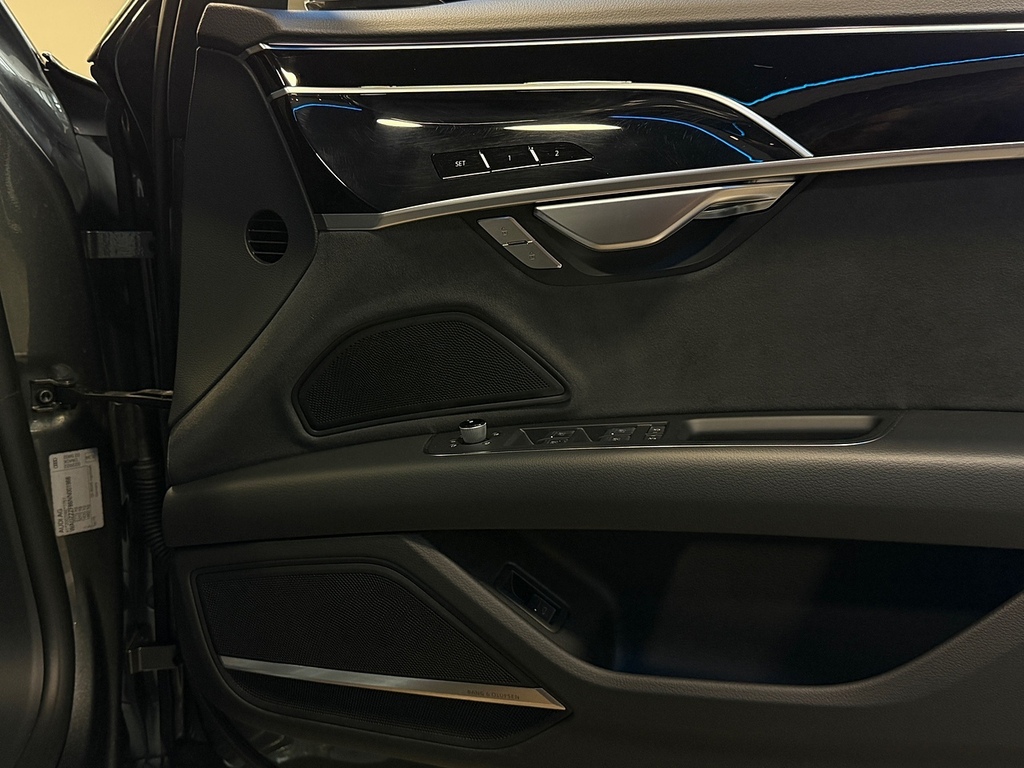 Audi A8 3L Black Edition Blue #40