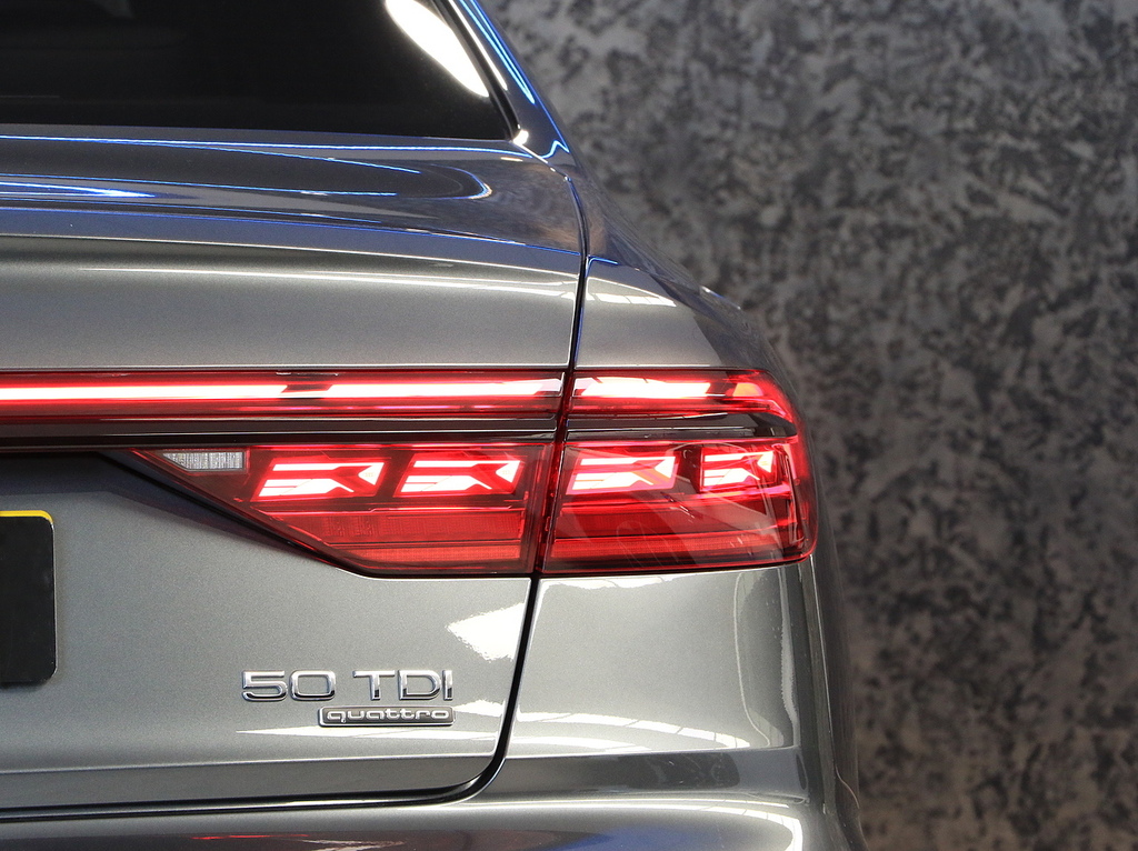 Audi A8 3L Black Edition Blue #17