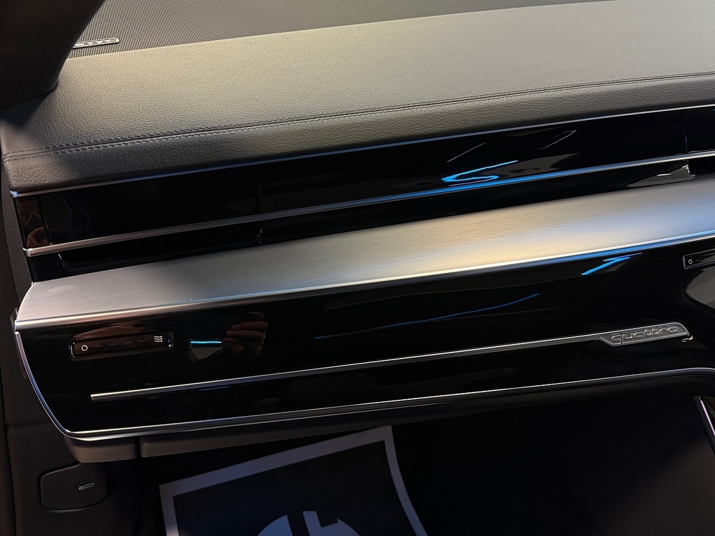 Audi A8 3L Black Edition Blue #31
