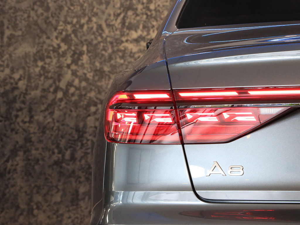 Audi A8 3L Black Edition Blue #16