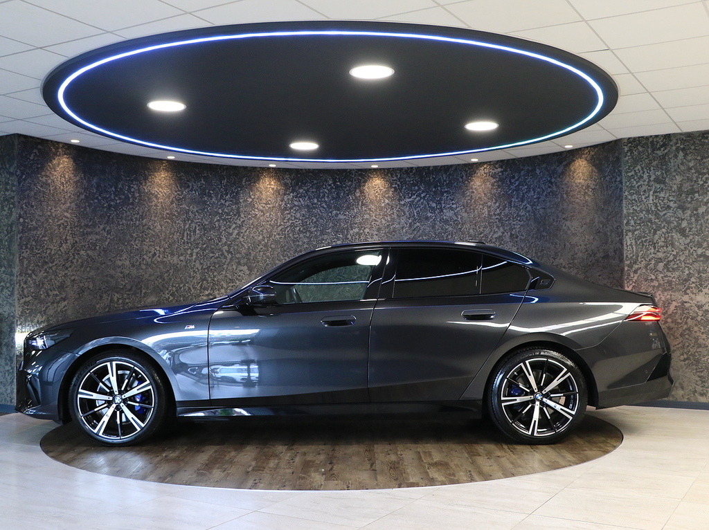BMW 5 Series 520I Mht M Sport Pro YE74GXR Grey #4