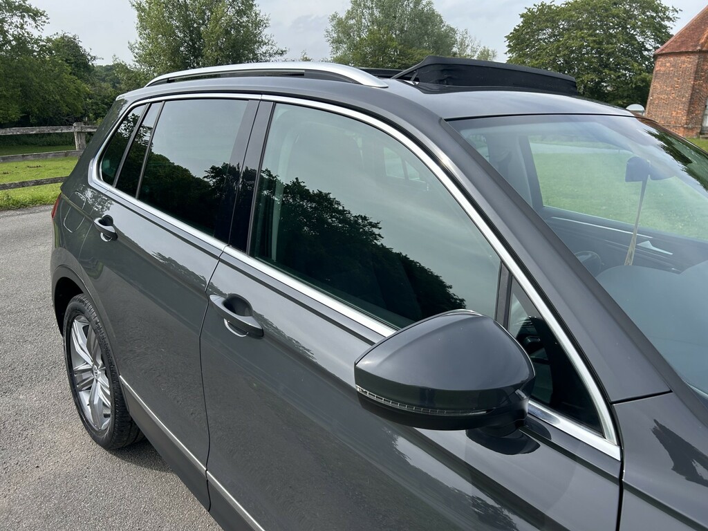 Volkswagen Tiguan 2.0 Tdi Sel DE19YJK Grey #2