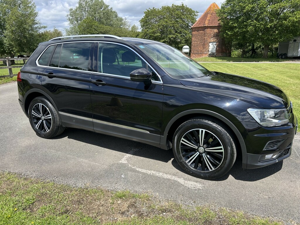 Volkswagen Tiguan 1.4 Tsi Se Navigation Suv Black #3