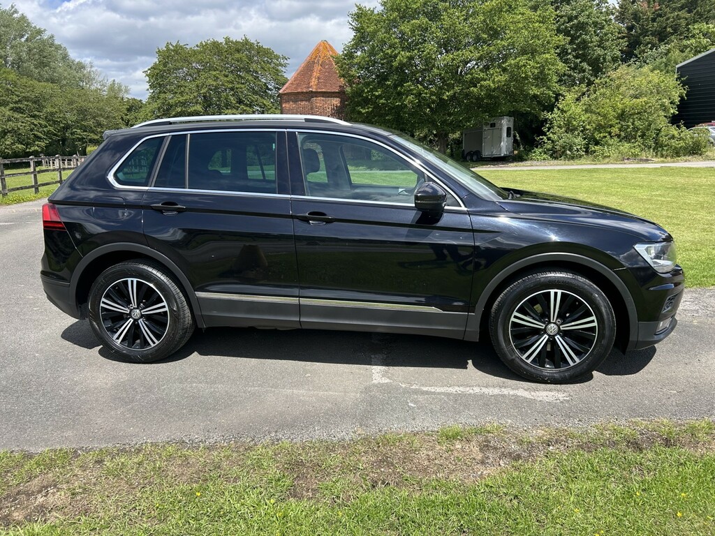 Volkswagen Tiguan 1.4 Tsi Se Navigation Suv Black #4