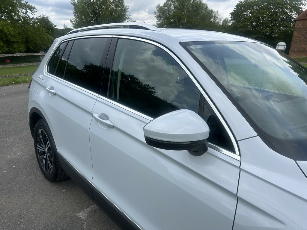 Volkswagen Tiguan 1.4 Tsi Se Navigation Silver #2
