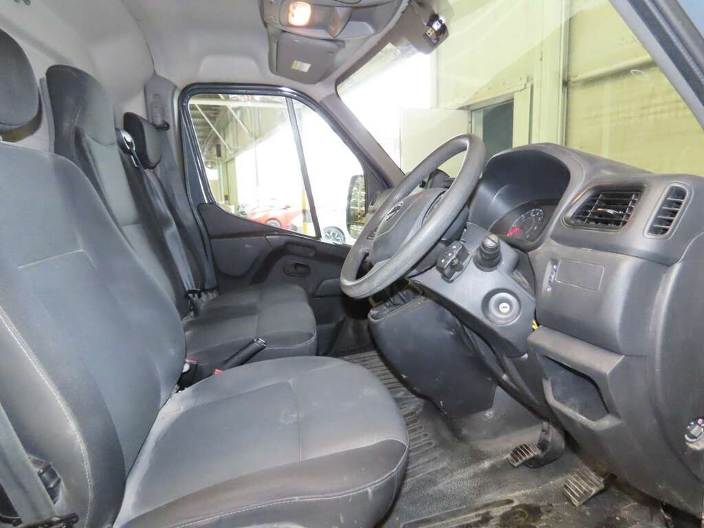 Nissan InterStar 2.3 Dci 150Ps H2 Tekna Van Silver #7
