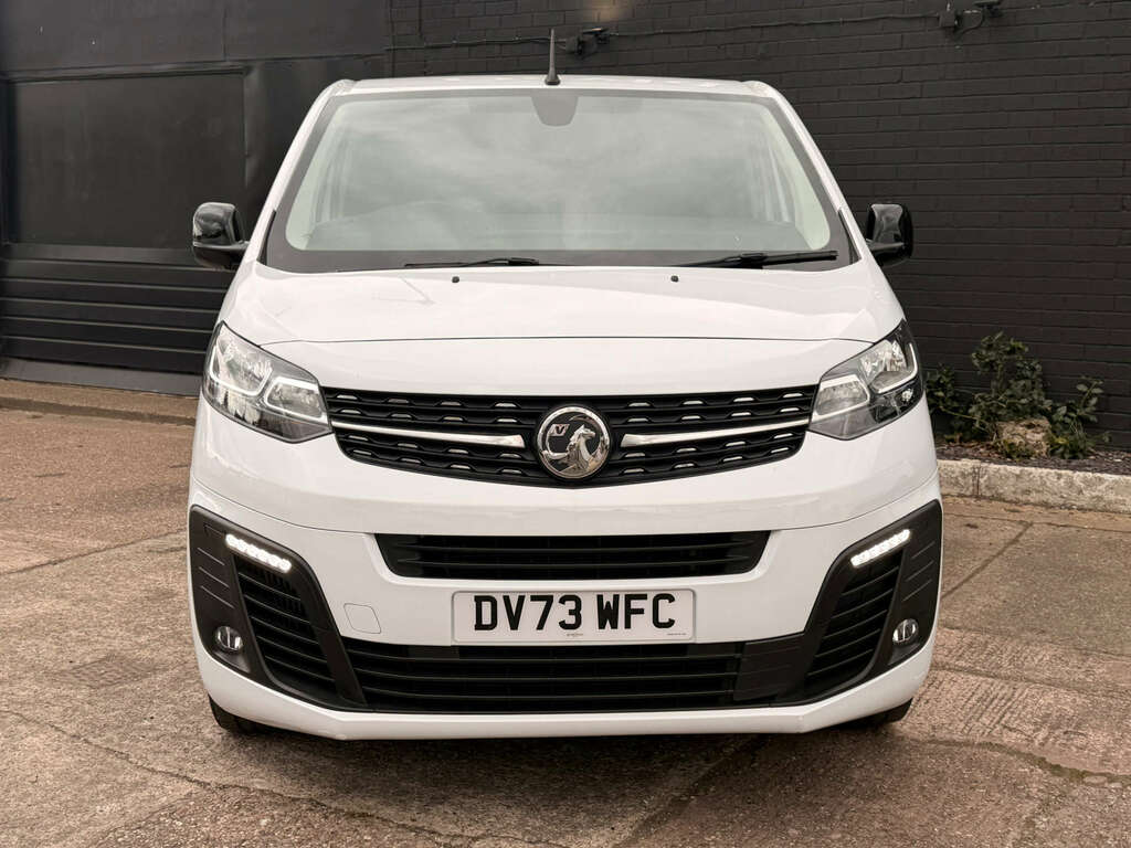 Vauxhall Vivaro 1.5 Vivaro F2900 Professional Ss DV73WFC White #3