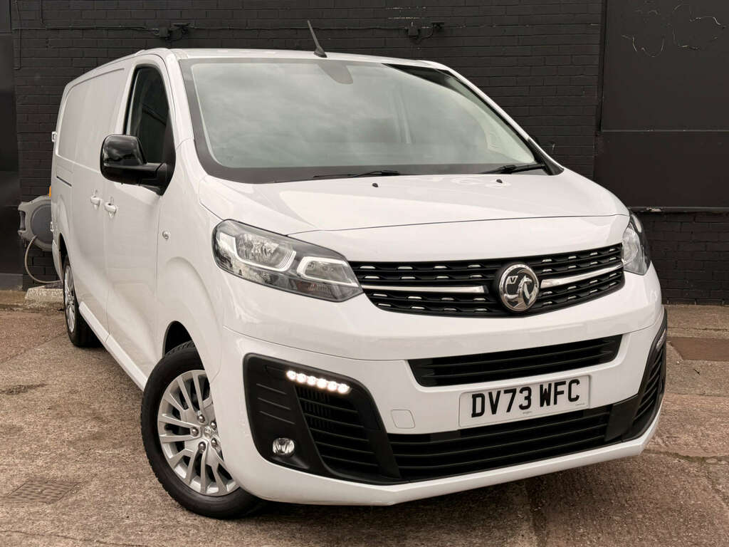 Vauxhall Vivaro 1.5 Vivaro F2900 Professional Ss DV73WFC White #2