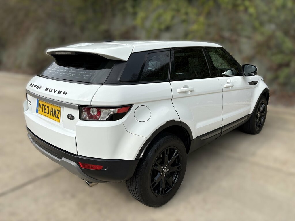 Land Rover Range Rover Evoque 2.2 Sd4 Pure Suv 4Wd Euro 5 190 P YT63HMZ White #4