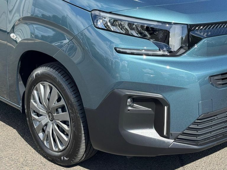 Citroen e-Berlingo 52Kwh Plus XL Mpv 7.4Kw Charger Blue #5