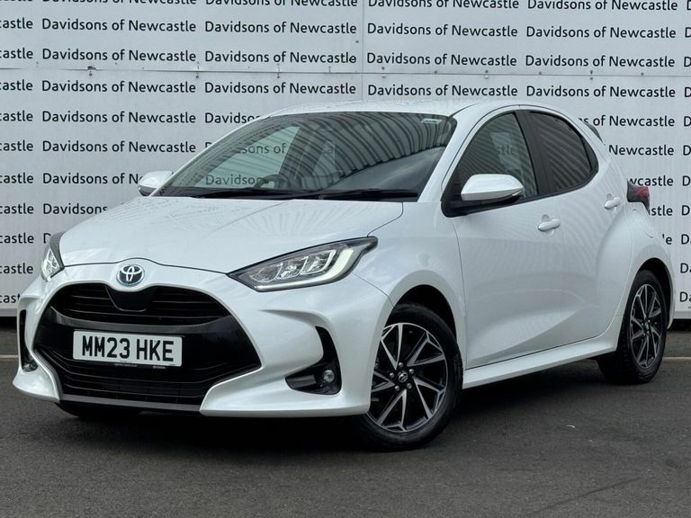 Toyota Yaris 1.5 Vvt-h Design Hatchback Hybrid E-cvt MM23HKE White #3