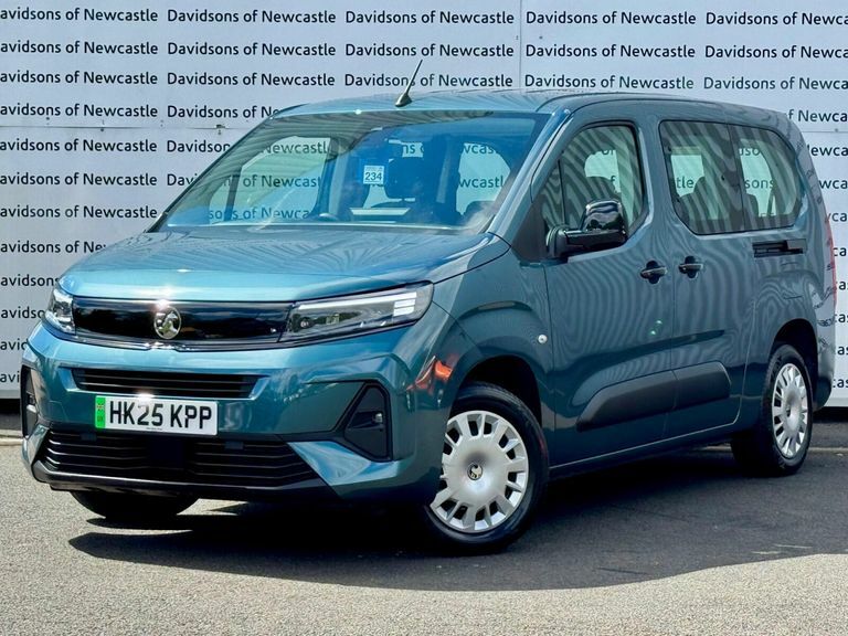 Vauxhall Combo-e Life 52Kwh Design XL Mpv 7.4Kw Charg Blue #3