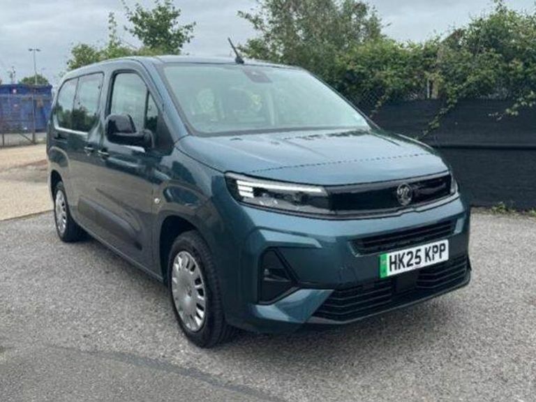 Vauxhall Combo-e Life 52Kwh Design XL Mpv 7.4Kw Charg Blue