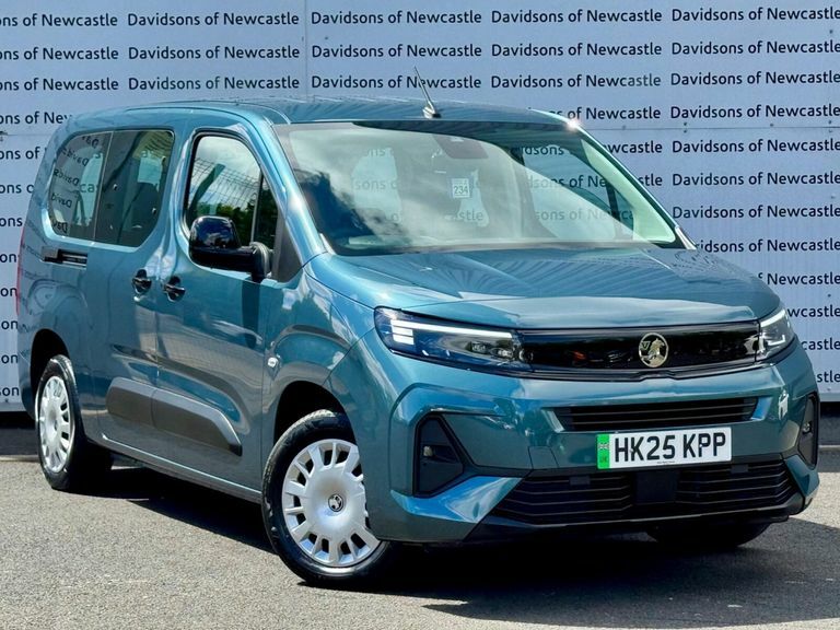 Vauxhall Combo-e Life 52Kwh Design XL Mpv 7.4Kw Charg Blue