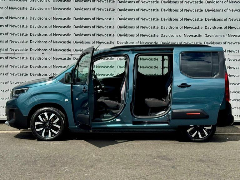 Citroen e-Berlingo 52Kwh Max M Mpv 7.4Kw Charger Blue #5