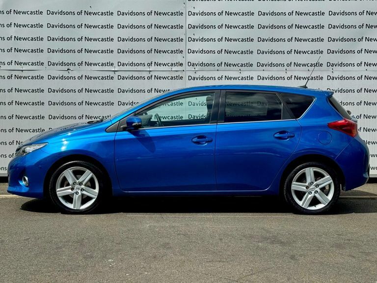 Toyota Auris 1.6 V-matic Excel Hatchback Euro Blue #5