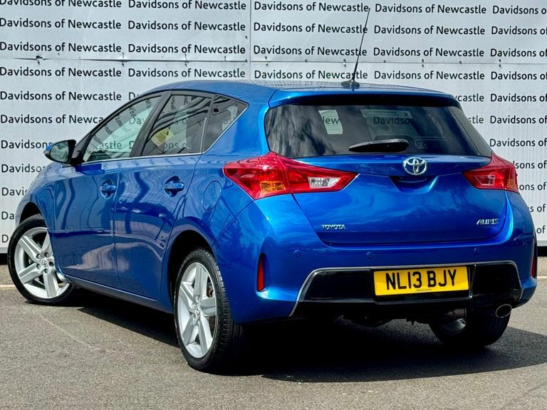 Toyota Auris 1.6 V-matic Excel Hatchback Euro Blue #4
