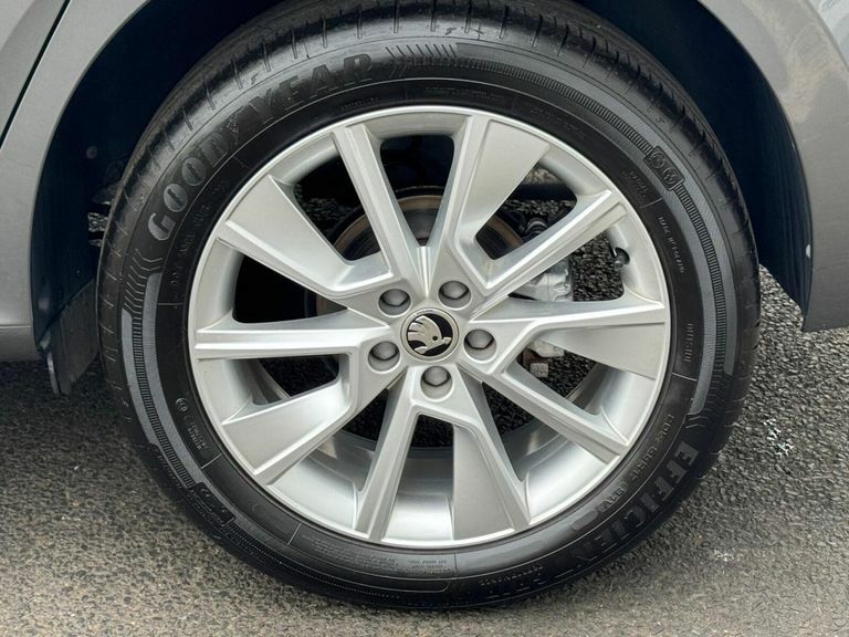 Skoda Kamiq Hatchback Blue #28