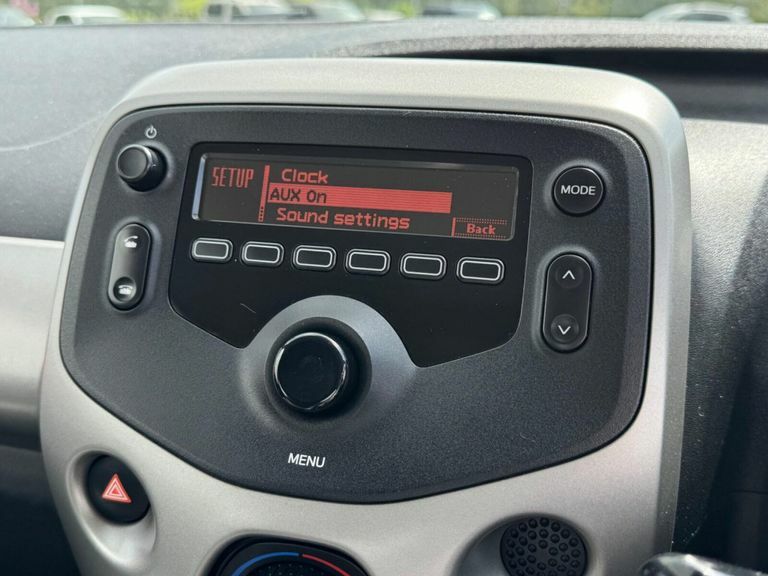 Toyota Aygo Aygo X-style Vvt-i Cvt White #26