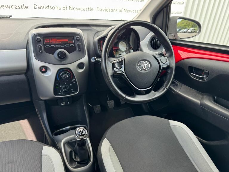 Toyota Aygo Aygo X-style Vvt-i Cvt White #11